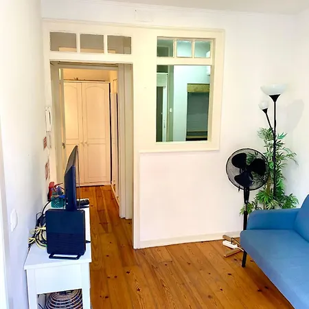 Portuguese Classic Flat At Historic Center Lisbona